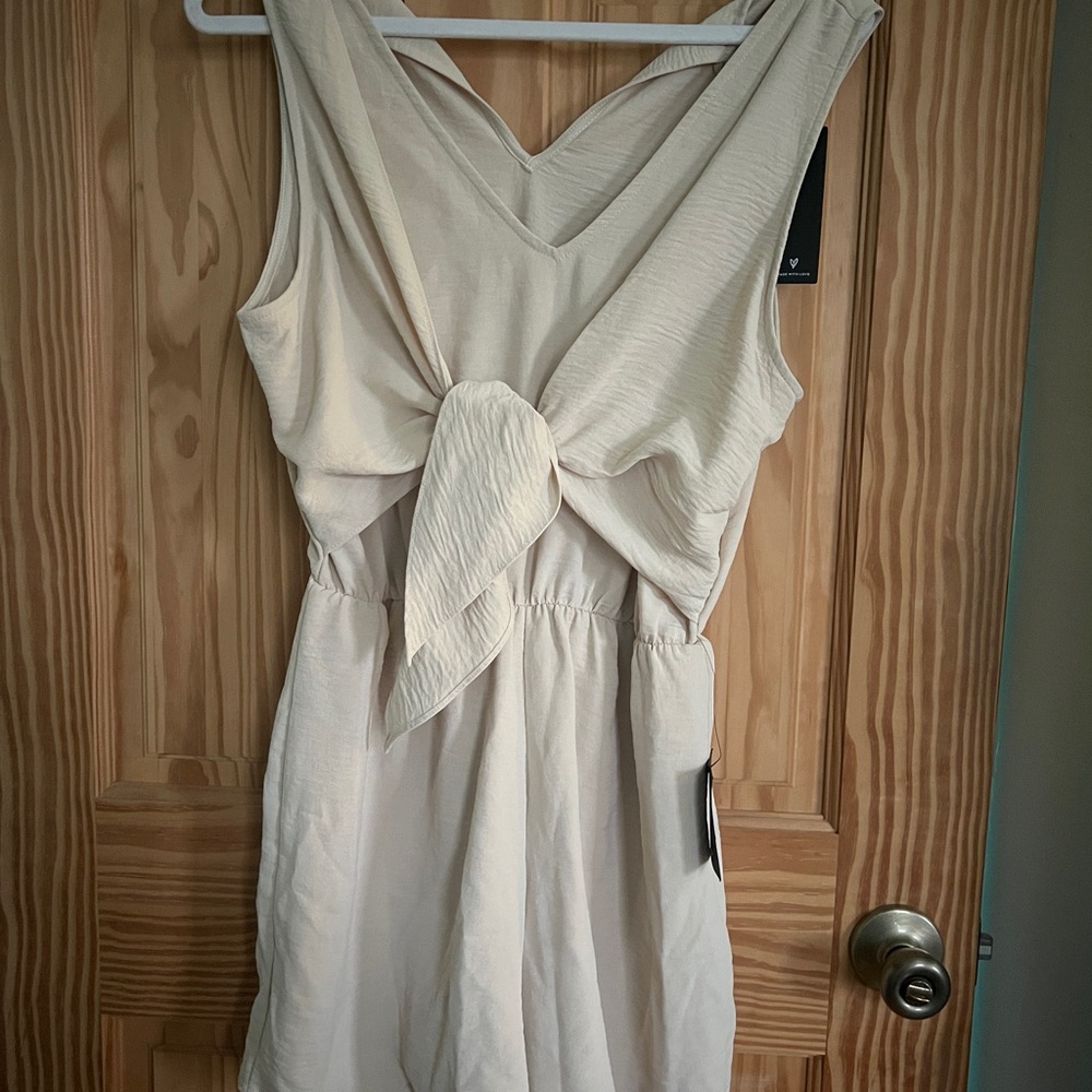 Lulu's Cream tie front romper